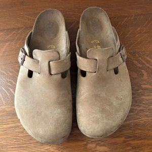 Birkenstock Boston clogs size 40 tan